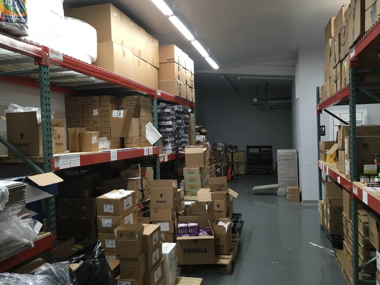 182 Vermont Ave, Staten Island, NY for lease - Interior Photo - Image 3 of 16