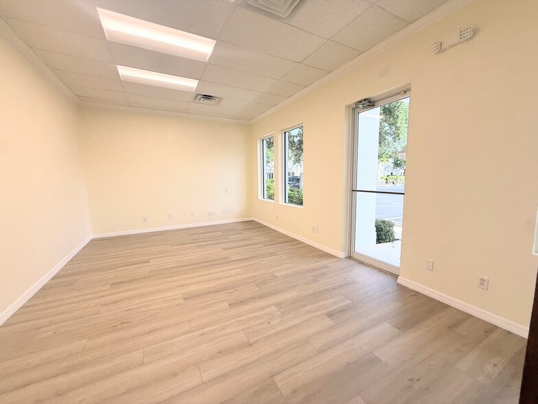 3443 Pine Ridge Rd, Naples, FL for lease - Building Photo - Image 3 of 14