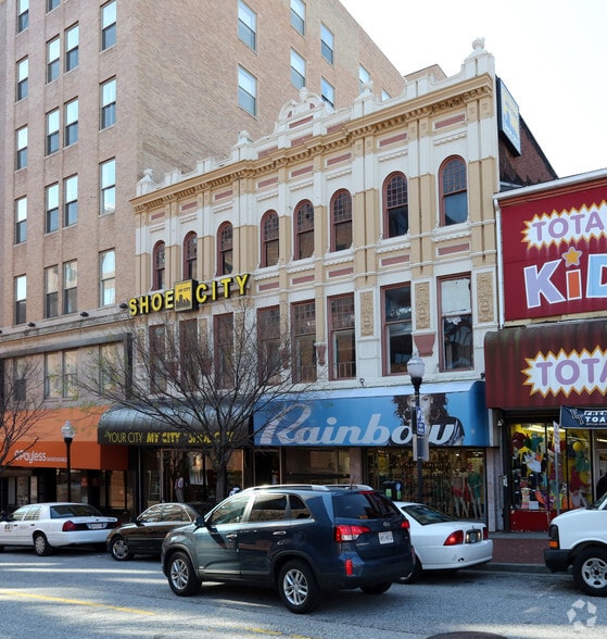 315-319 W Lexington St, Baltimore, MD for lease - Building Photo - Image 1 of 5