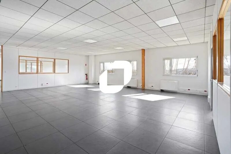 9-11 Rue De L'Orme Saint-Germain, Champlan for lease - Interior Photo - Image 2 of 13