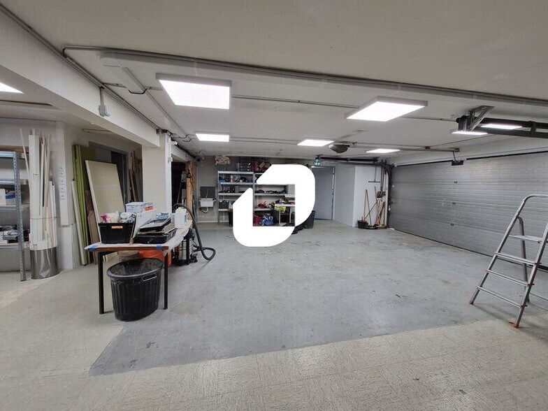 Flex in Champlan for lease - Interior Photo - Image 3 of 15