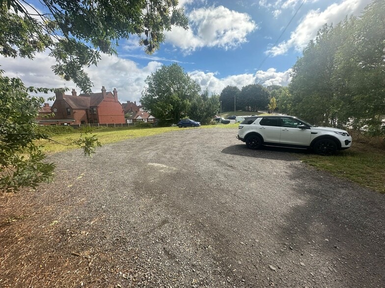 4 Hill Rd, Stourbridge for lease - Building Photo - Image 3 of 5