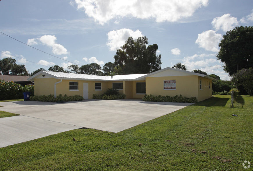 5460 Bayshore Rd, North Fort Myers, FL for sale - Primary Photo - Image 1 of 4