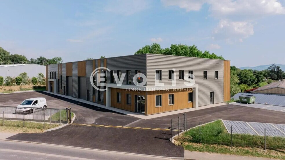 Flex in Trévoux for lease - Building Photo - Image 1 of 7