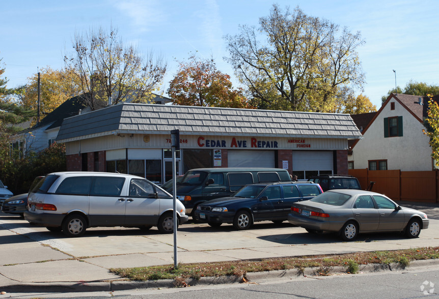 4301 Cedar Ave, Minneapolis, MN for lease - Building Photo - Image 2 of 5