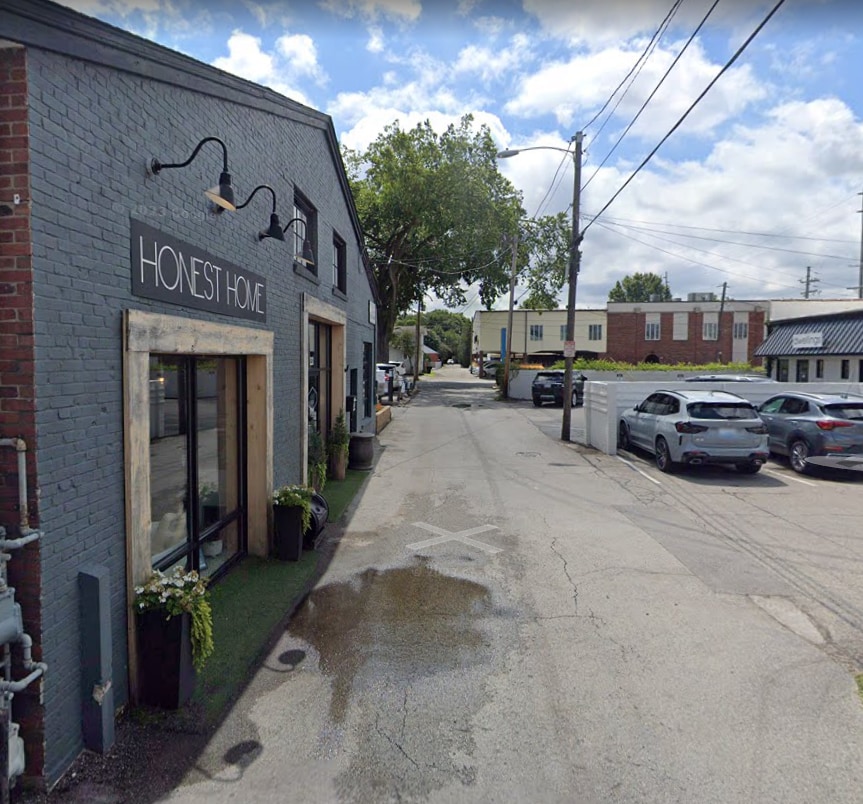 133 Breckenridge Ln, Louisville, KY for lease Building Photo- Image 1 of 6