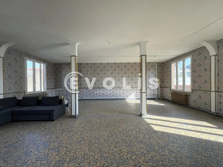 Office in Champigny-sur-Marne for lease - Interior Photo - Image 2 of 11