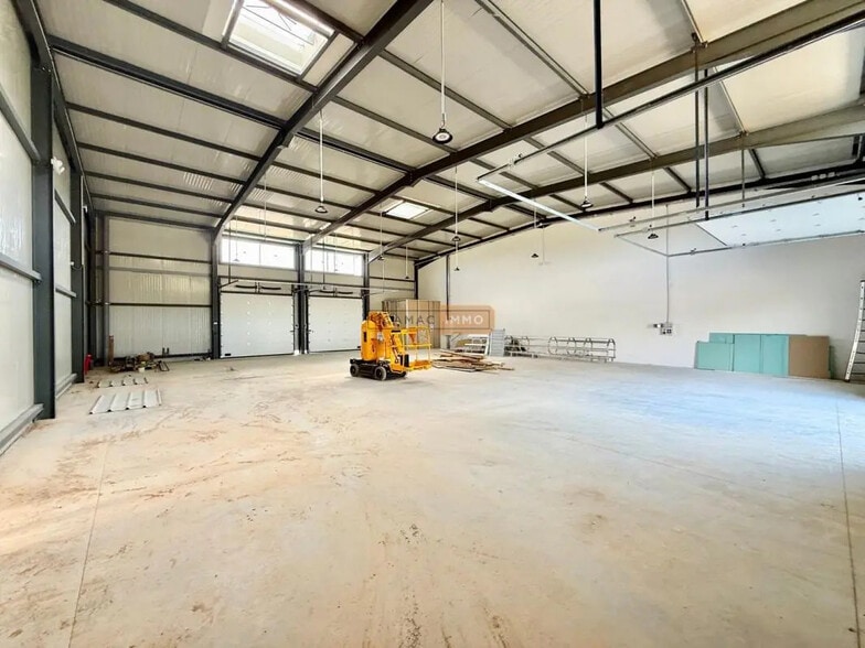 Industrial in Les Arcs for sale - Building Photo - Image 2 of 9