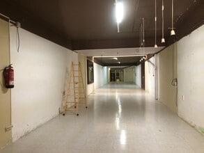 Retail in Mataró, Barcelona for lease Interior Photo- Image 2 of 4