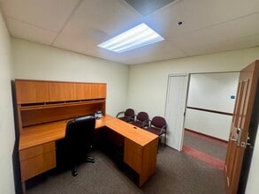 2881 E Oakland Park Blvd, Fort Lauderdale, FL for lease Interior Photo- Image 1 of 26