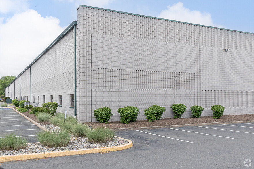 1425 Lower Ferry Rd, Ewing, NJ for lease - Building Photo - Image 3 of 11