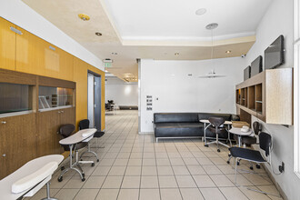 321 Santa Monica Blvd, Santa Monica, CA for lease Interior Photo- Image 2 of 2