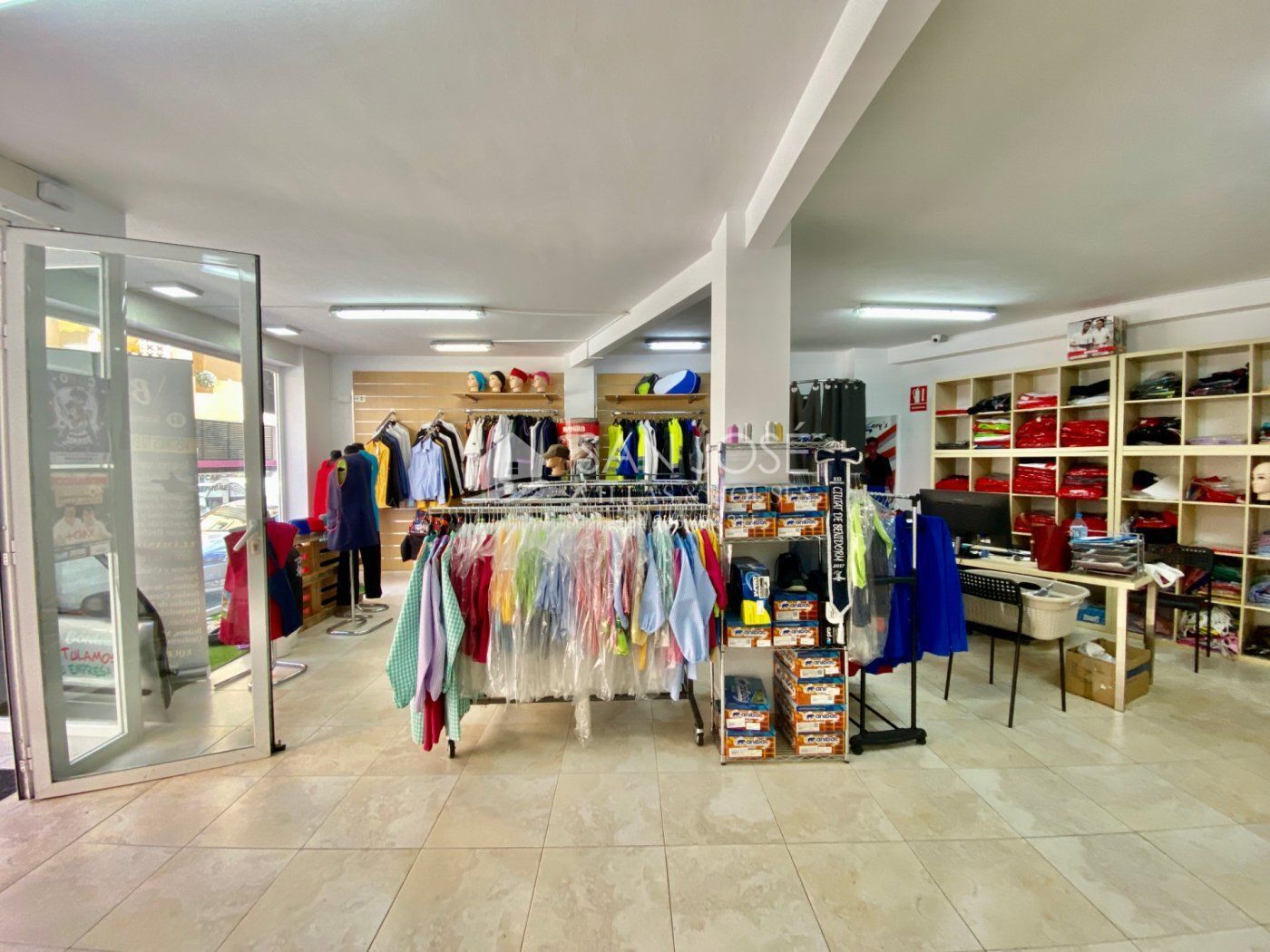 Retail in Alicante for sale Building Photo- Image 1 of 15