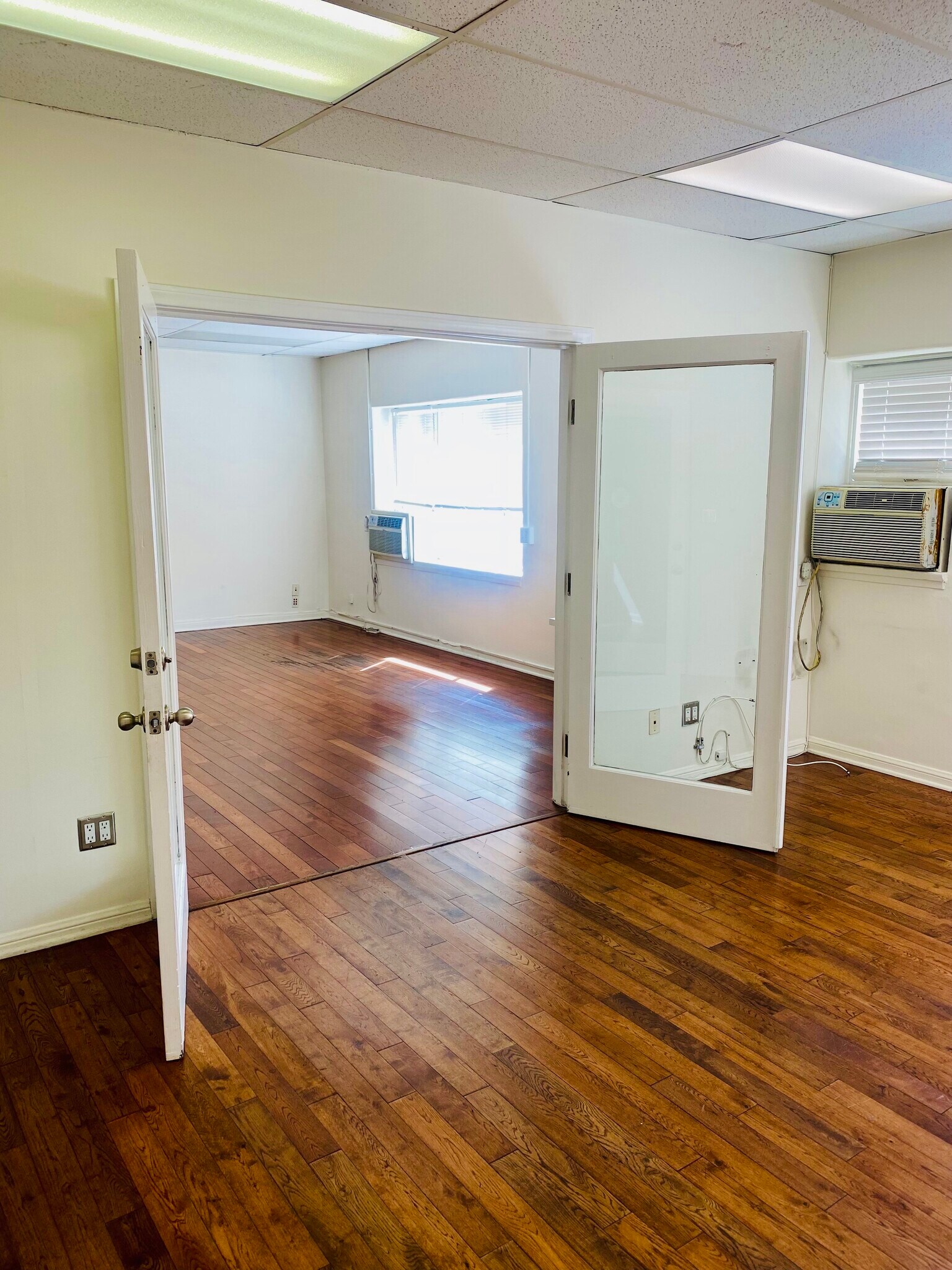 8228 W Sunset Blvd, Los Angeles, CA for lease Interior Photo- Image 1 of 3