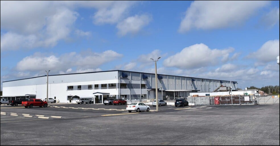 4006 N Airport Rd, Plant City, FL for sale - Building Photo - Image 1 of 16