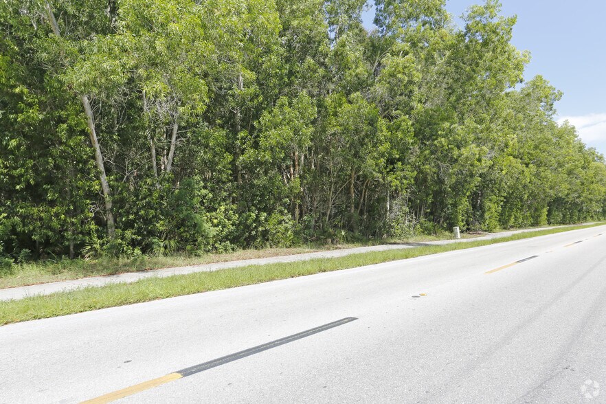 11100 Stringfellow Rd, Bokeelia, FL for sale - Primary Photo - Image 1 of 1