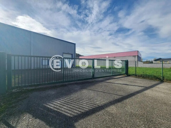 Vente Local d'activités 858 m²