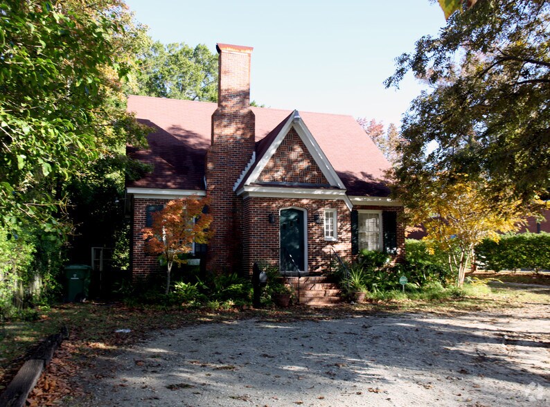 2905 Market St, Wilmington, NC 28403