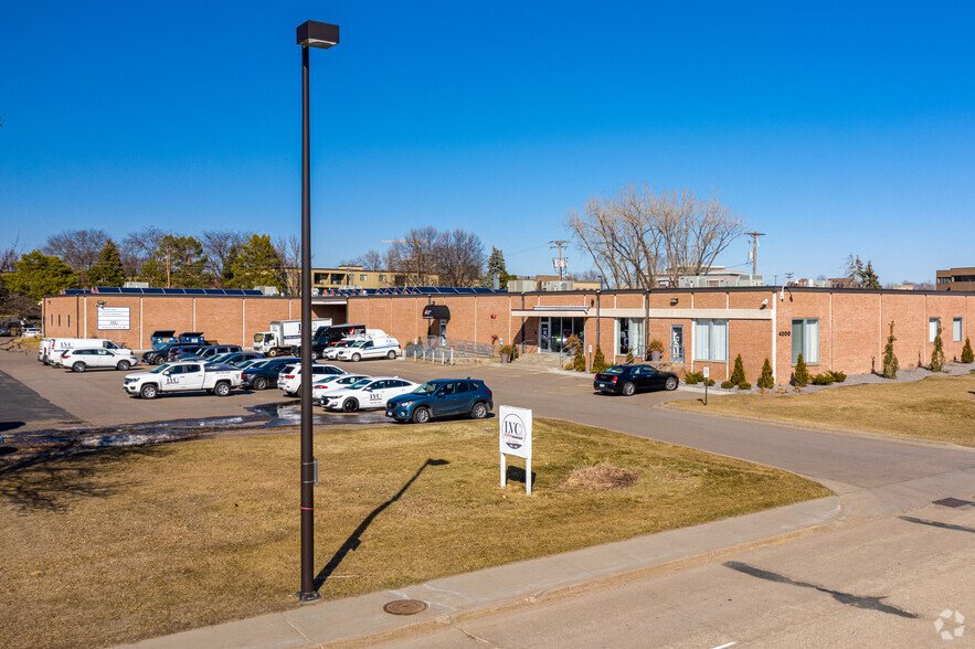 4200-4250 76th St W, Edina, MN for lease - Primary Photo - Image 1 of 7