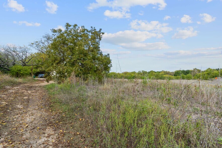 3811 Dacy Ln, Kyle, TX 78640