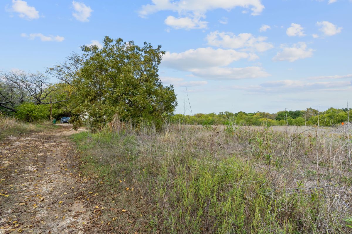 3811 Dacy Ln, Kyle, TX for sale Primary Photo- Image 1 of 1