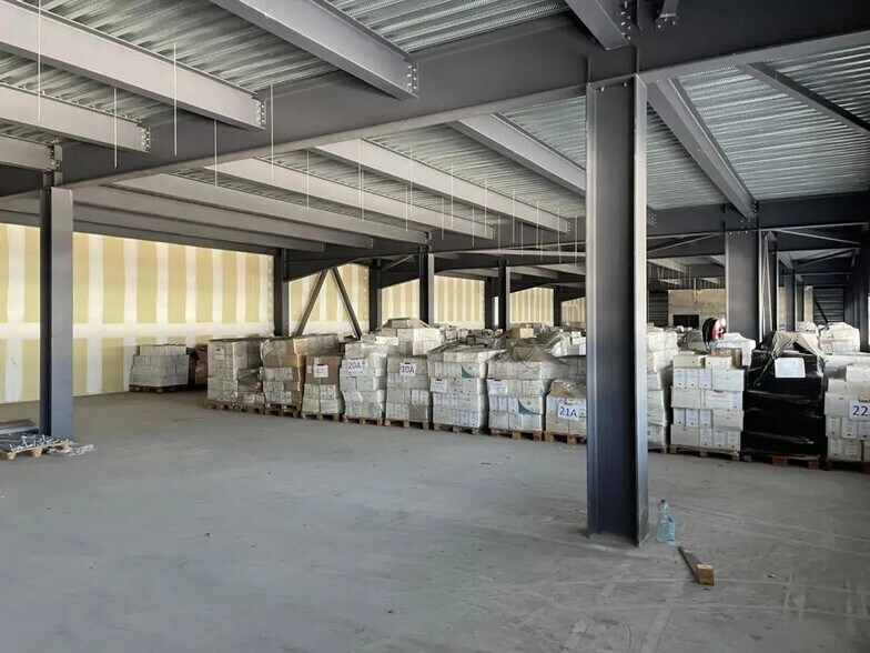 Office in La Crau for lease - Building Photo - Image 2 of 4