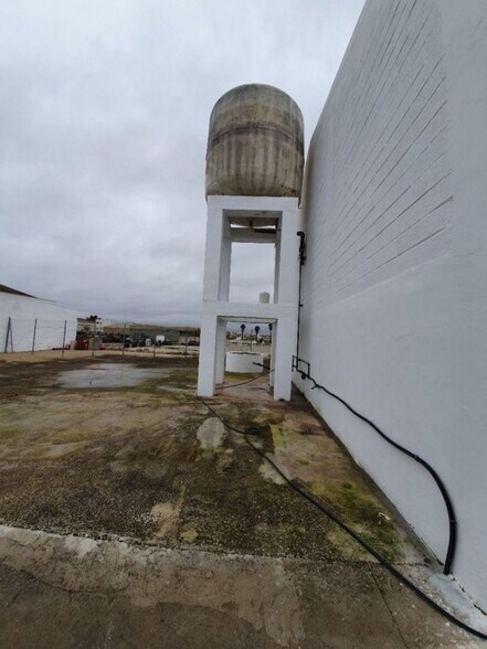 Industrial in SEVILLA for lease - Building Photo - Image 3 of 9