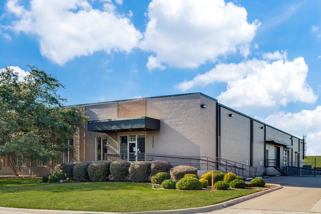 1225 Round Table Dr, Dallas, TX for sale Building Photo- Image 1 of 1