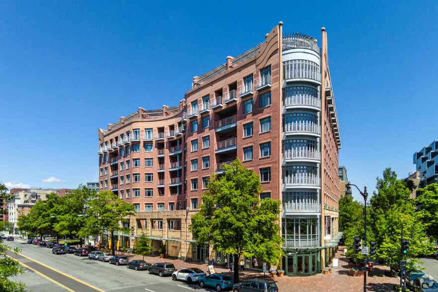 2401 Pennsylvania Ave NW, Washington, DC for lease - Building Photo - Image 2 of 11