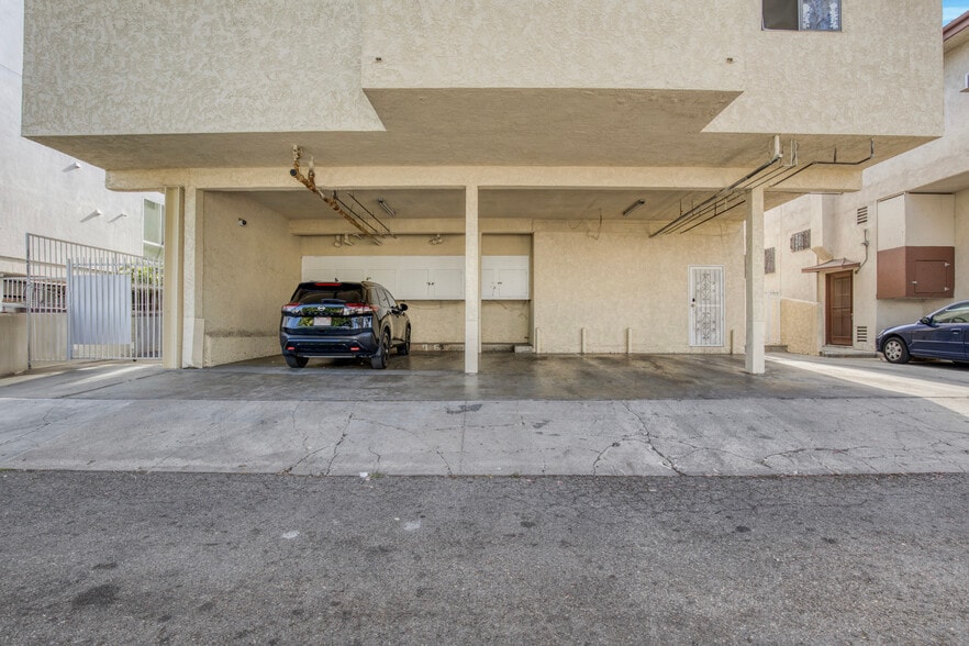 1133 S Spaulding Ave, Los Angeles, CA for sale - Building Photo - Image 3 of 7