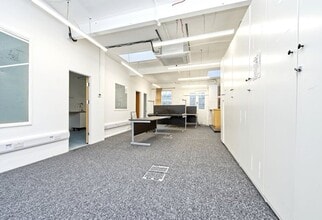 64 Rochester Pl, London for lease Interior Photo- Image 2 of 2