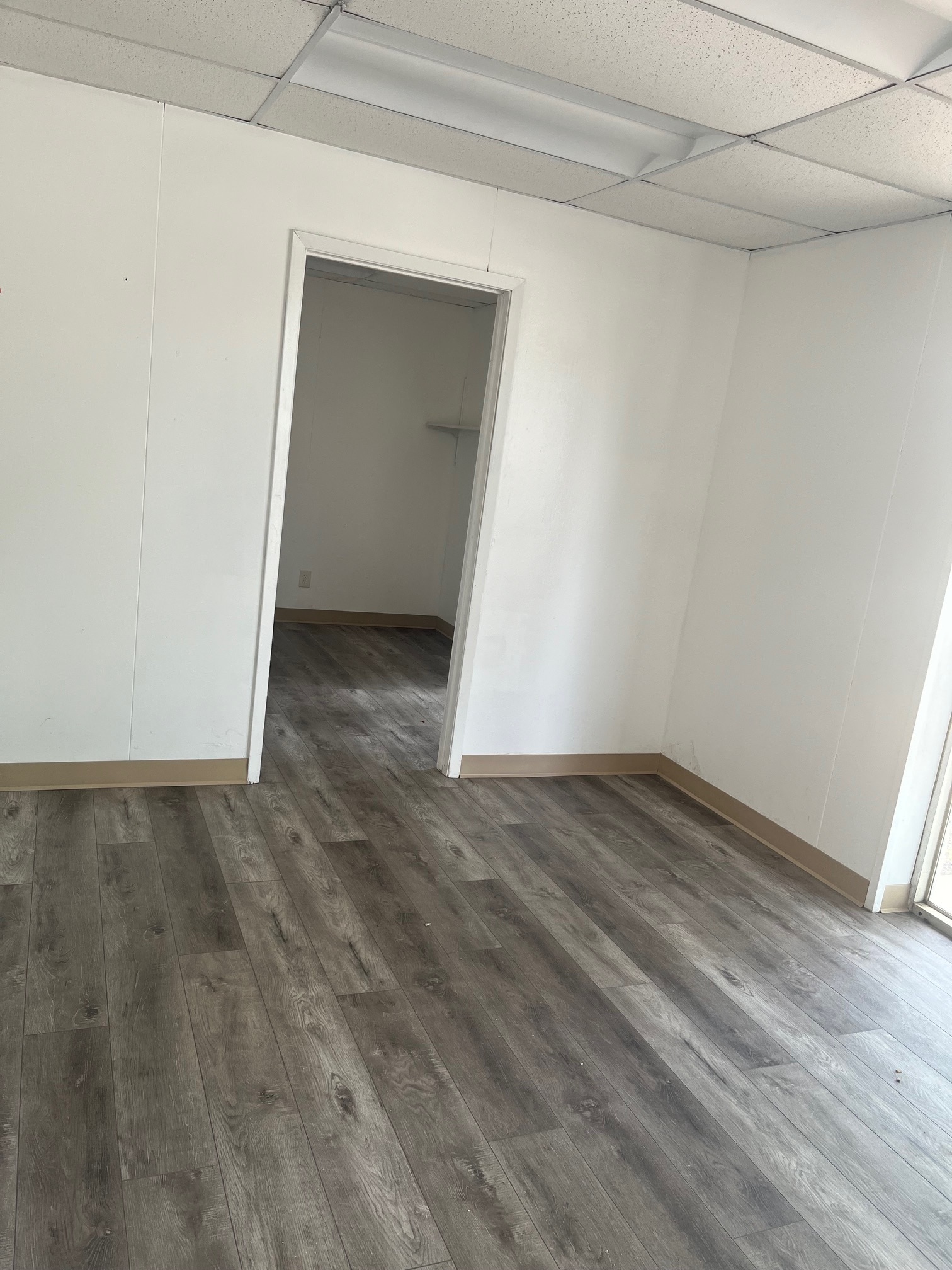 206 Pecan St, Arlington, TX for lease Interior Photo- Image 1 of 7