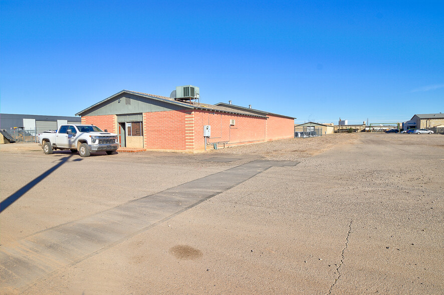 1210 W Tee St, Casa Grande, AZ for lease - Building Photo - Image 2 of 26