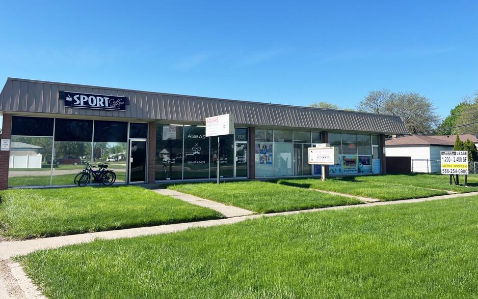 2830-2860 E 14 Mile Rd, Warren, MI for lease - Building Photo - Image 1 of 4