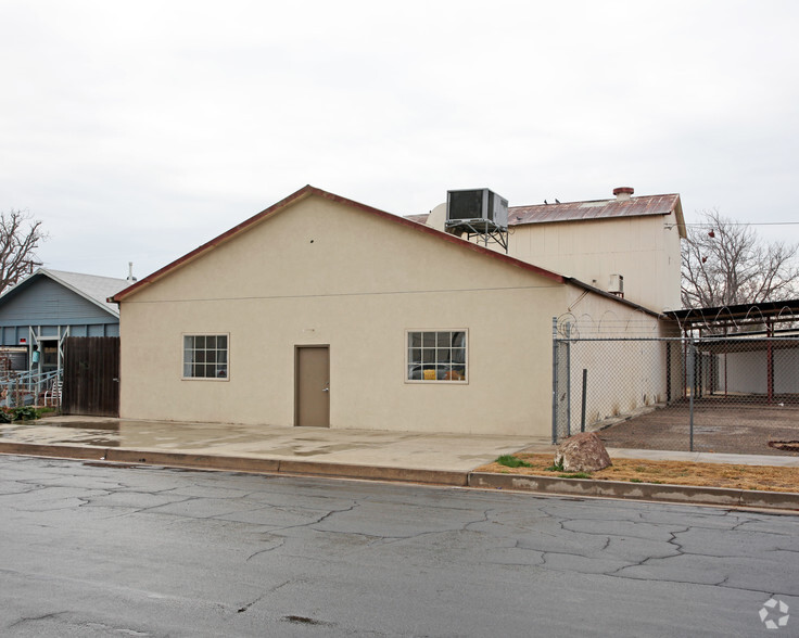 615 Eureka St, Bakersfield, CA for lease - Building Photo - Image 2 of 8