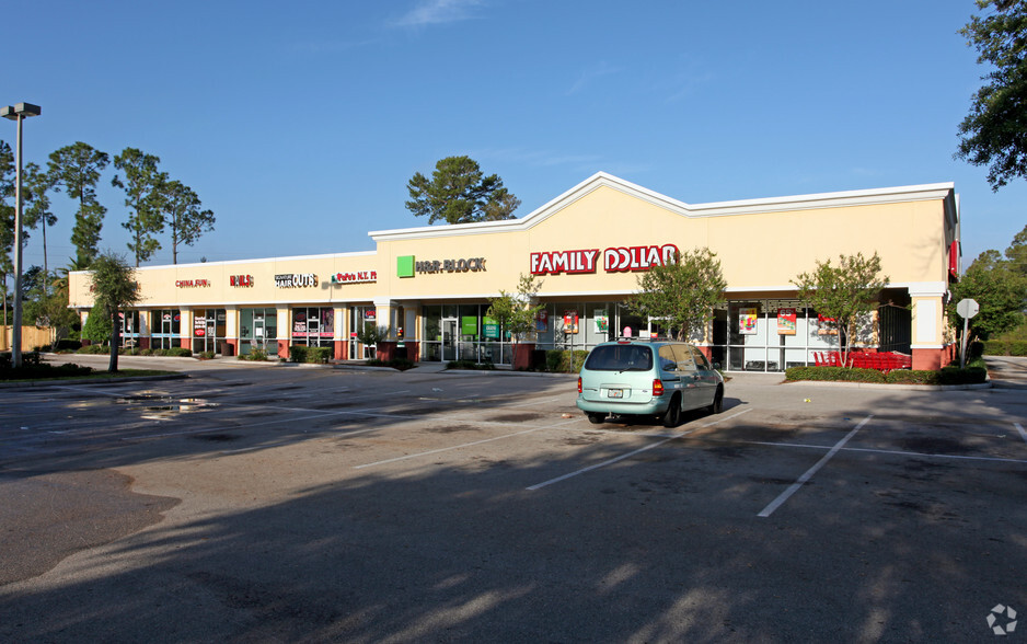 2120 Saxon Blvd, Deltona, FL for lease - Building Photo - Image 2 of 2