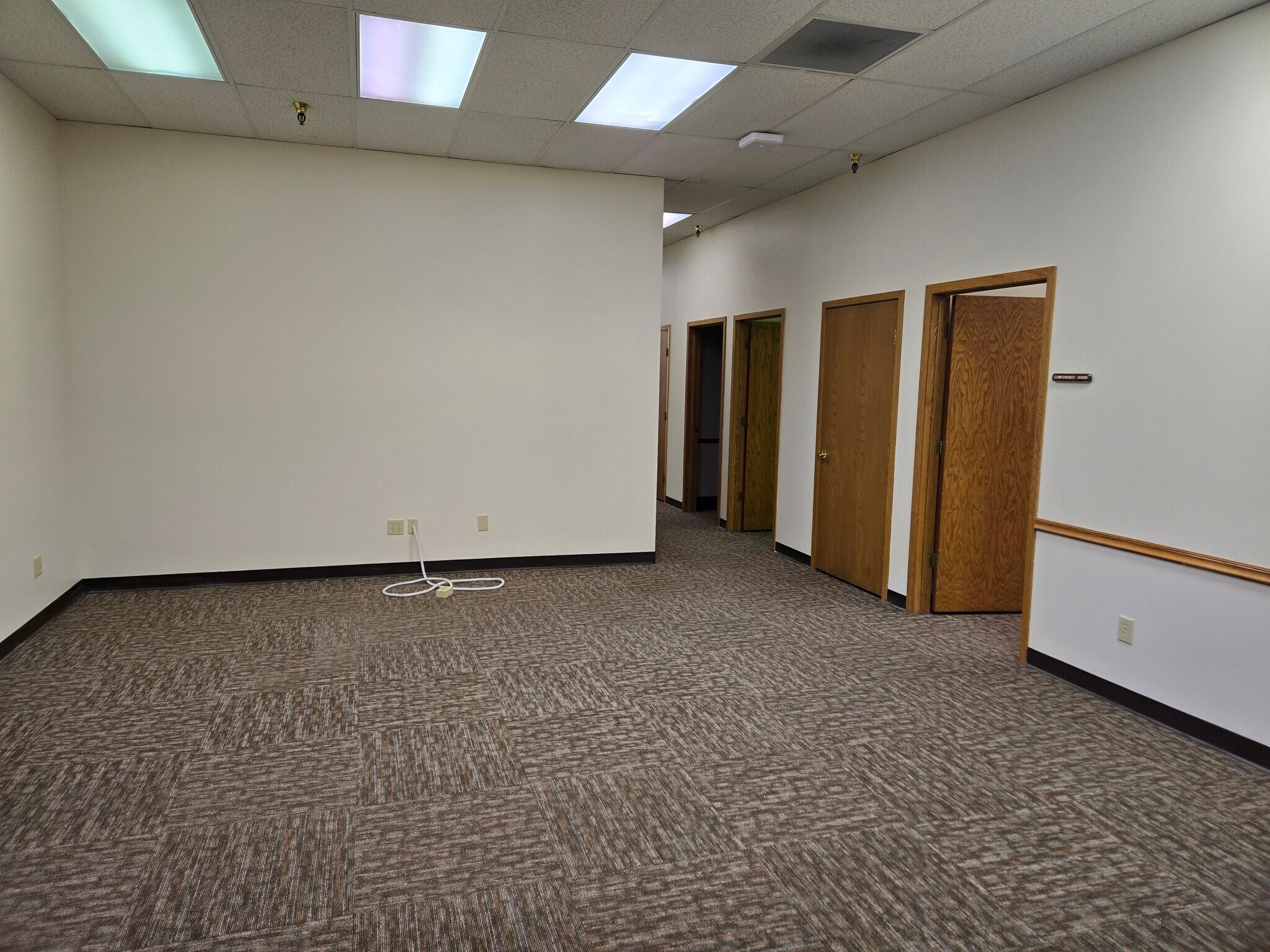 201 Lyndale Ave S, Faribault, MN for lease Interior Photo- Image 1 of 4