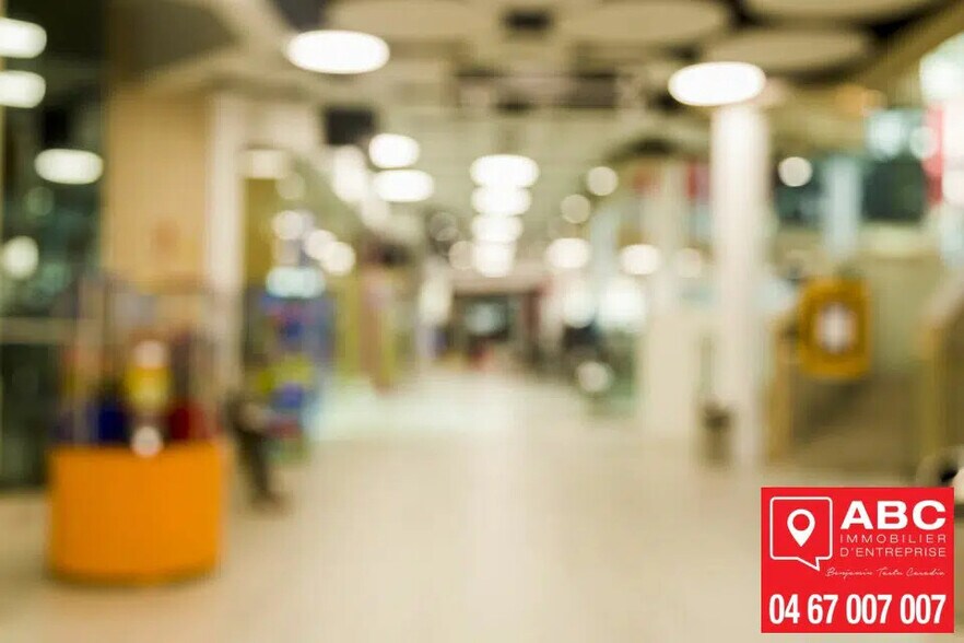 Retail in Pia for lease - Lobby - Image 1 of 3