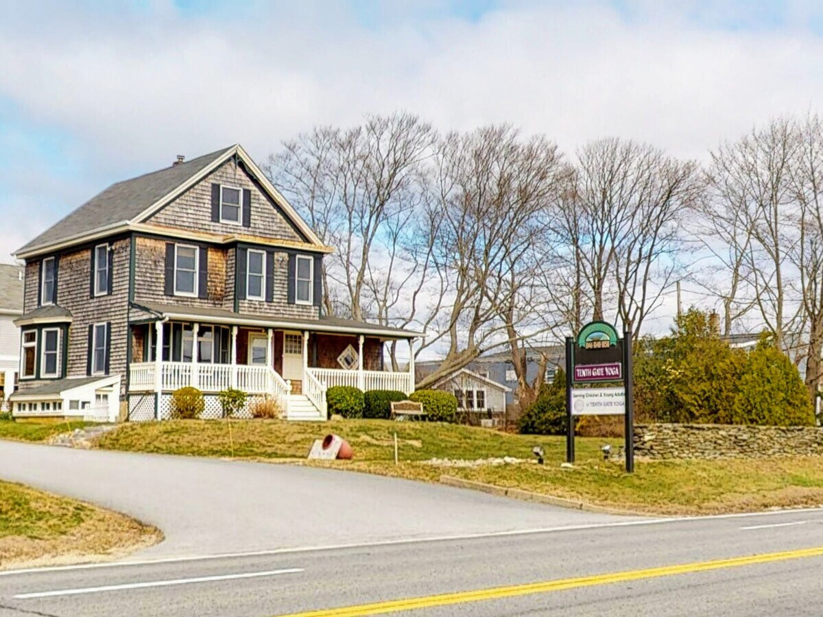 1050 E Main Rd, Portsmouth, RI 02871 Office Property for Sale