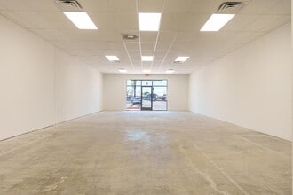 4747 Hondo Pass Dr, El Paso, TX for lease Interior Photo- Image 2 of 7