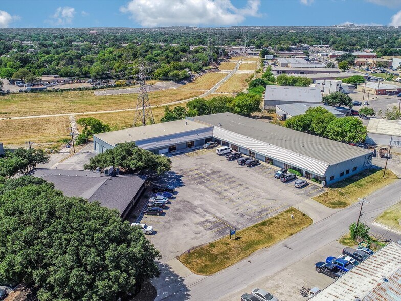 6803-6831 Breeden Ave, San Antonio, TX for lease - Building Photo - Image 3 of 19