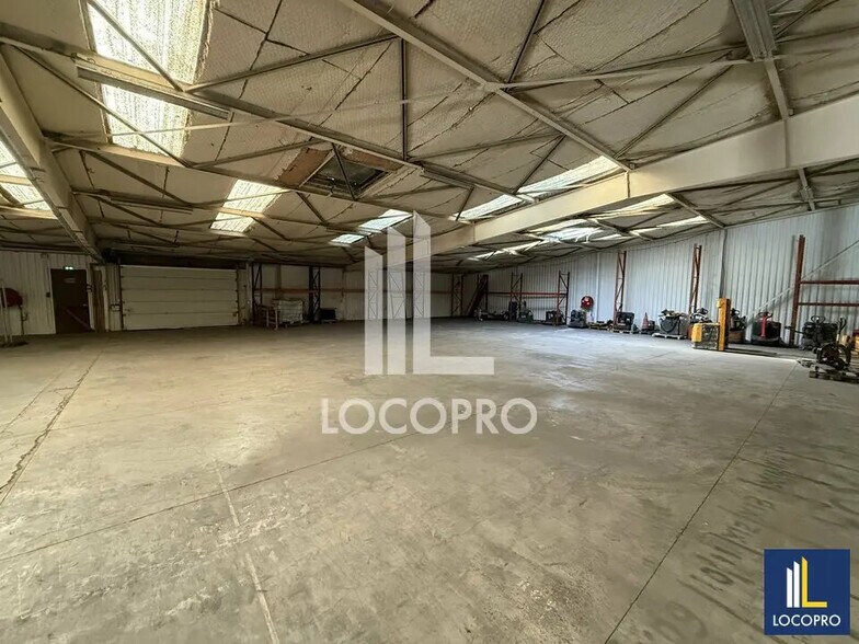 Flex in for lease - Building Photo - Image 2 of 6