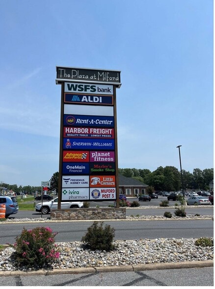 600-698 N Dupont Blvd, Milford, DE for lease - Building Photo - Image 1 of 12