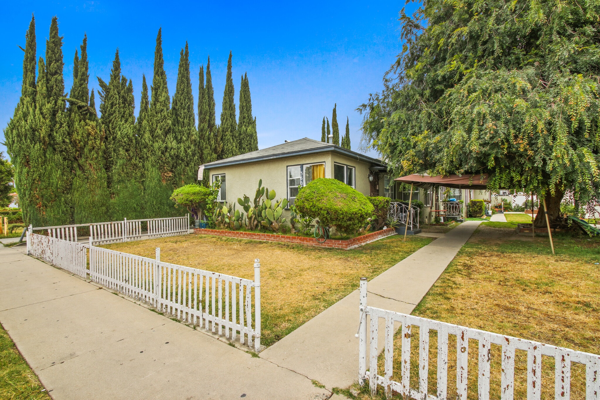 3601 Los Flores Blvd, Lynwood, CA for sale Primary Photo- Image 1 of 9