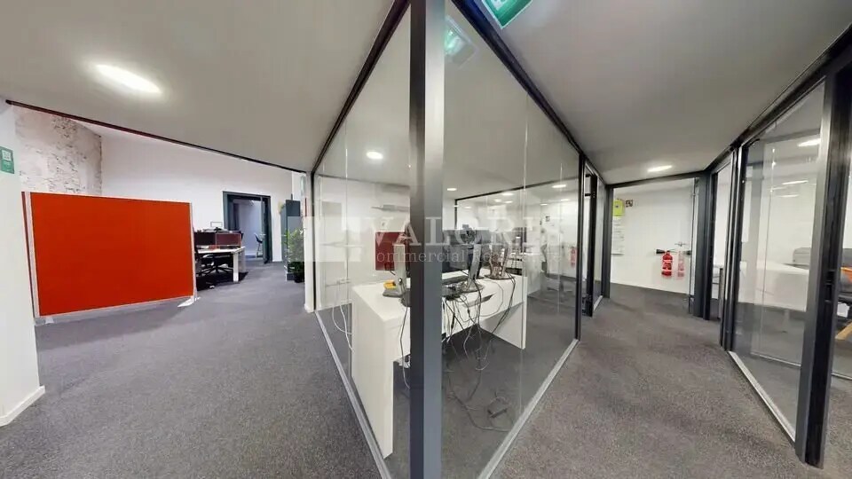 Office in Lyon for lease Interior Photo- Image 1 of 13