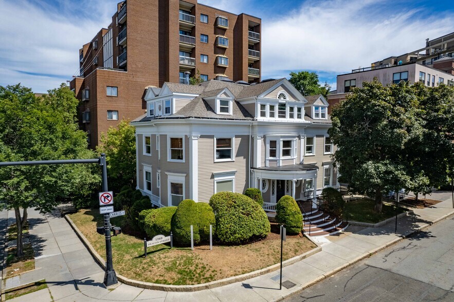 1269 Beacon St, Brookline, MA for lease - Building Photo - Image 2 of 11