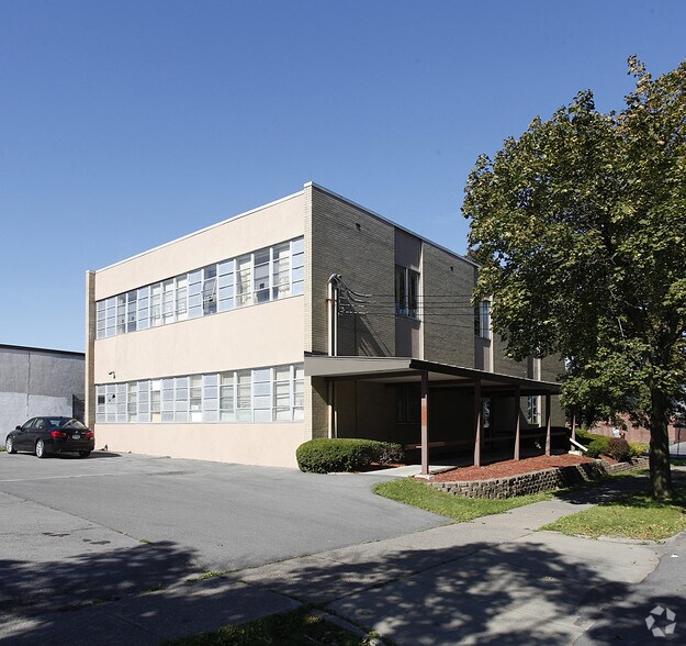 1705 Genesee St, Utica, NY 13501