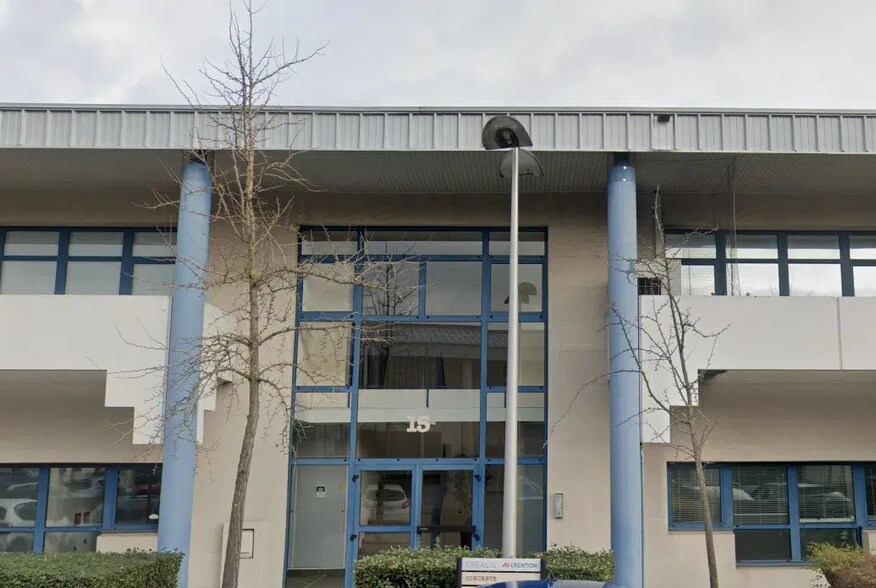 13-17 Allée Des Ginkgos, Bron for lease - Building Photo - Image 2 of 3