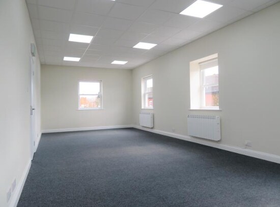 17 The Green, Ashby De La Zouch for lease - Interior Photo - Image 2 of 3