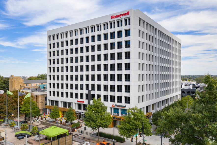 715 Peachtree St NE, Atlanta, GA for lease - Building Photo - Image 1 of 1